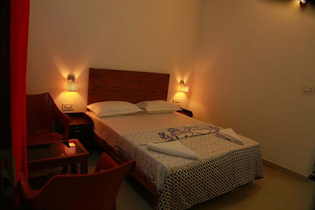 Agape Marari Apartment Марарикулам Екстериор снимка